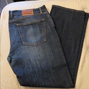 Blue-Washed Lucky Brand Jeans!